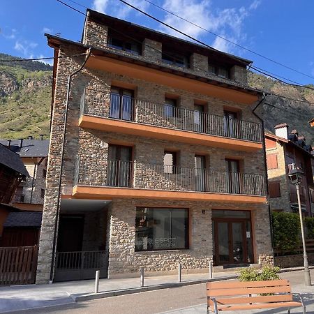 Espot Cowork & Apartments - L'Amfitriona Экстерьер фото
