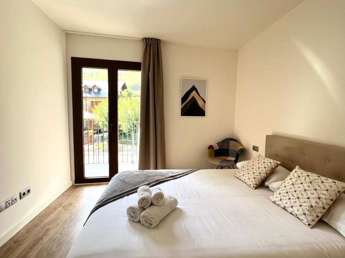 Espot Cowork & Apartments - L'Amfitriona Экстерьер фото