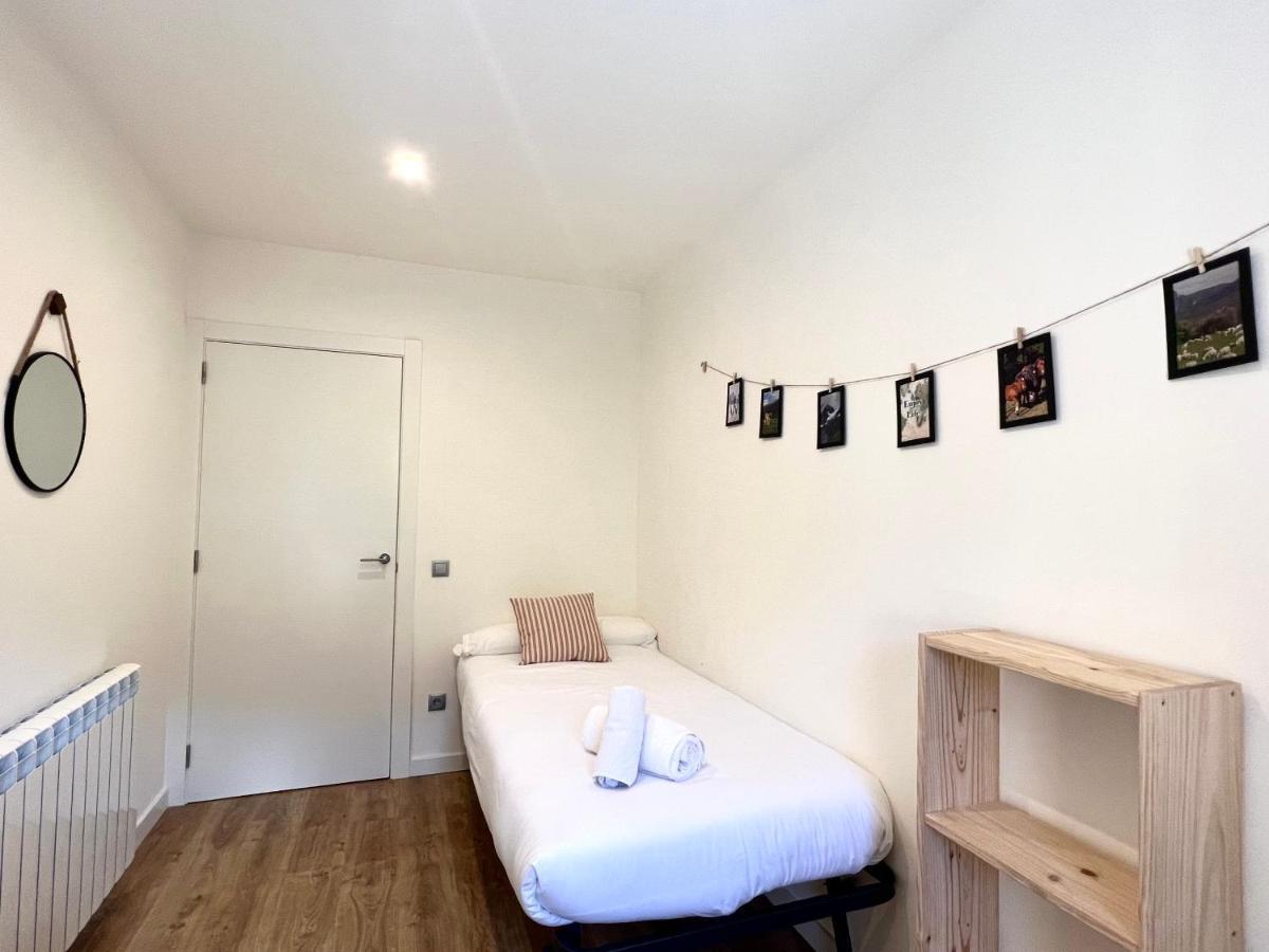 Espot Cowork & Apartments - L'Amfitriona Экстерьер фото