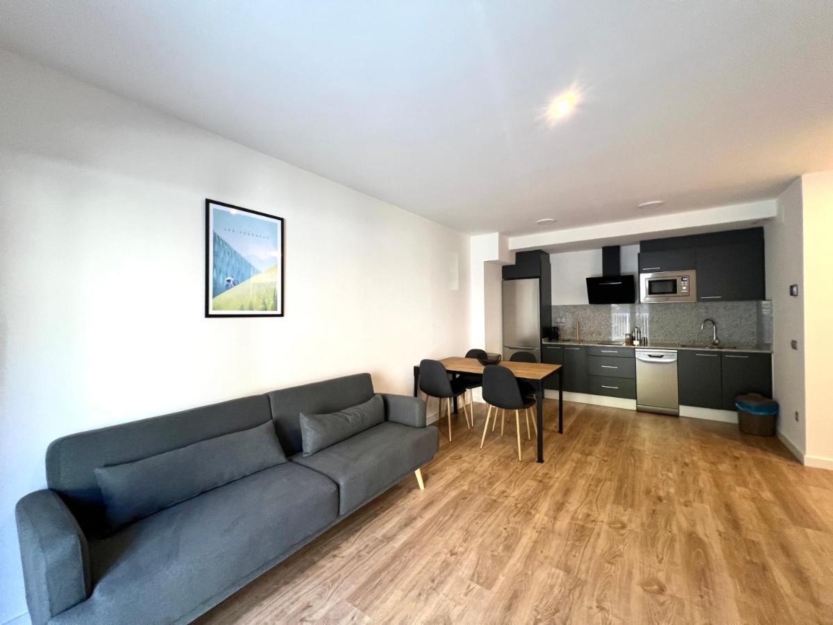 Espot Cowork & Apartments - L'Amfitriona Экстерьер фото