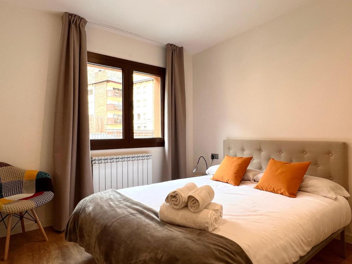 Espot Cowork & Apartments - L'Amfitriona Экстерьер фото