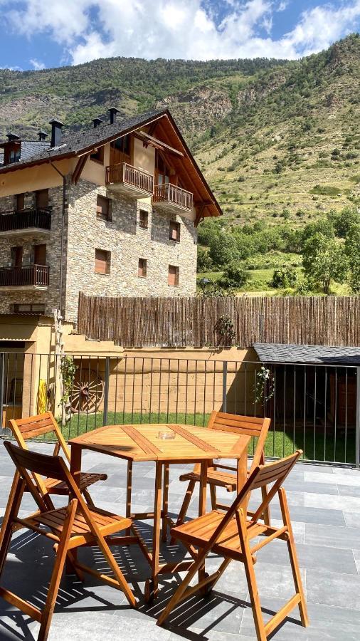 Espot Cowork & Apartments - L'Amfitriona Экстерьер фото